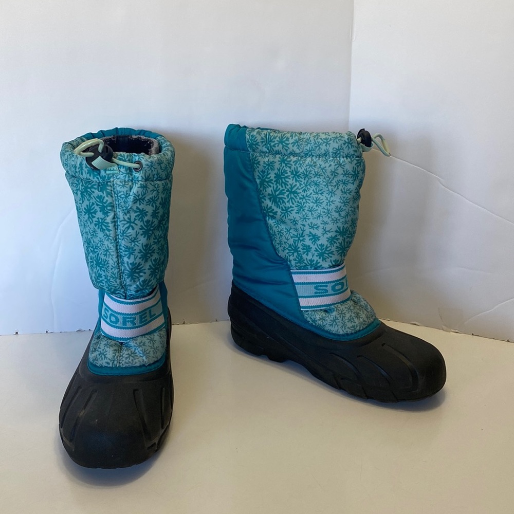 Sorel Teal Snow Boots (Size 5)